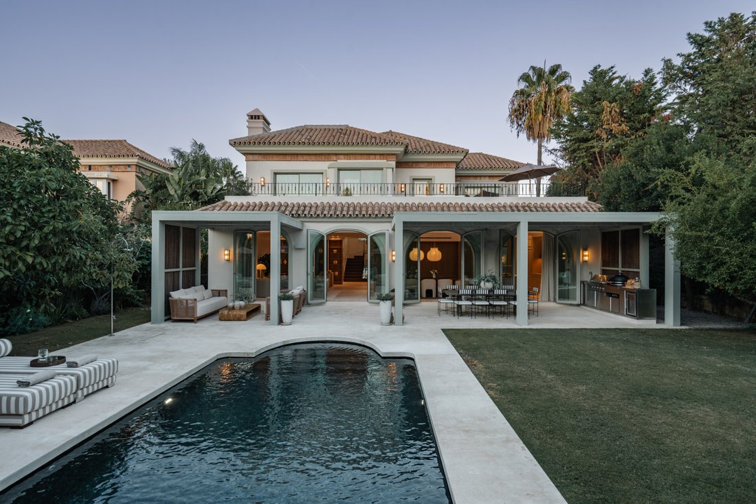 Villa in Puerto Banus, Marbella, Spain 1 - 18998872