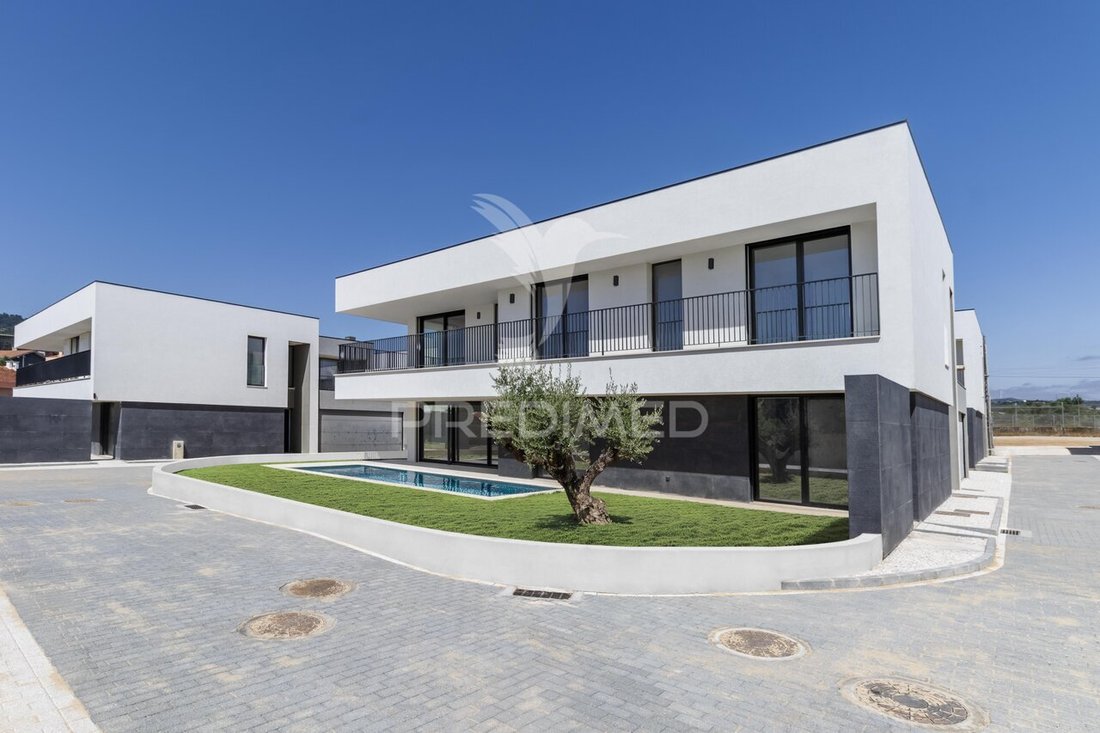 Haus in Loures, Lissabon, Portugal 1 - 14900844