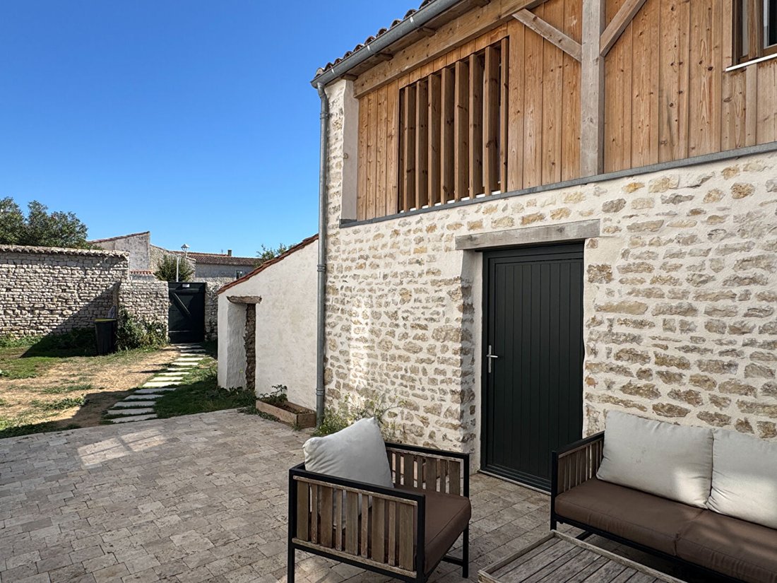 House in Sainte-Marie-de-Ré, Nouvelle-Aquitaine, France 2 - 18999041