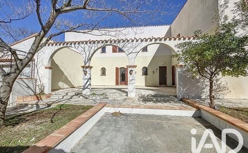 Maison à Saint-Cyprien, Occitanie, France 1