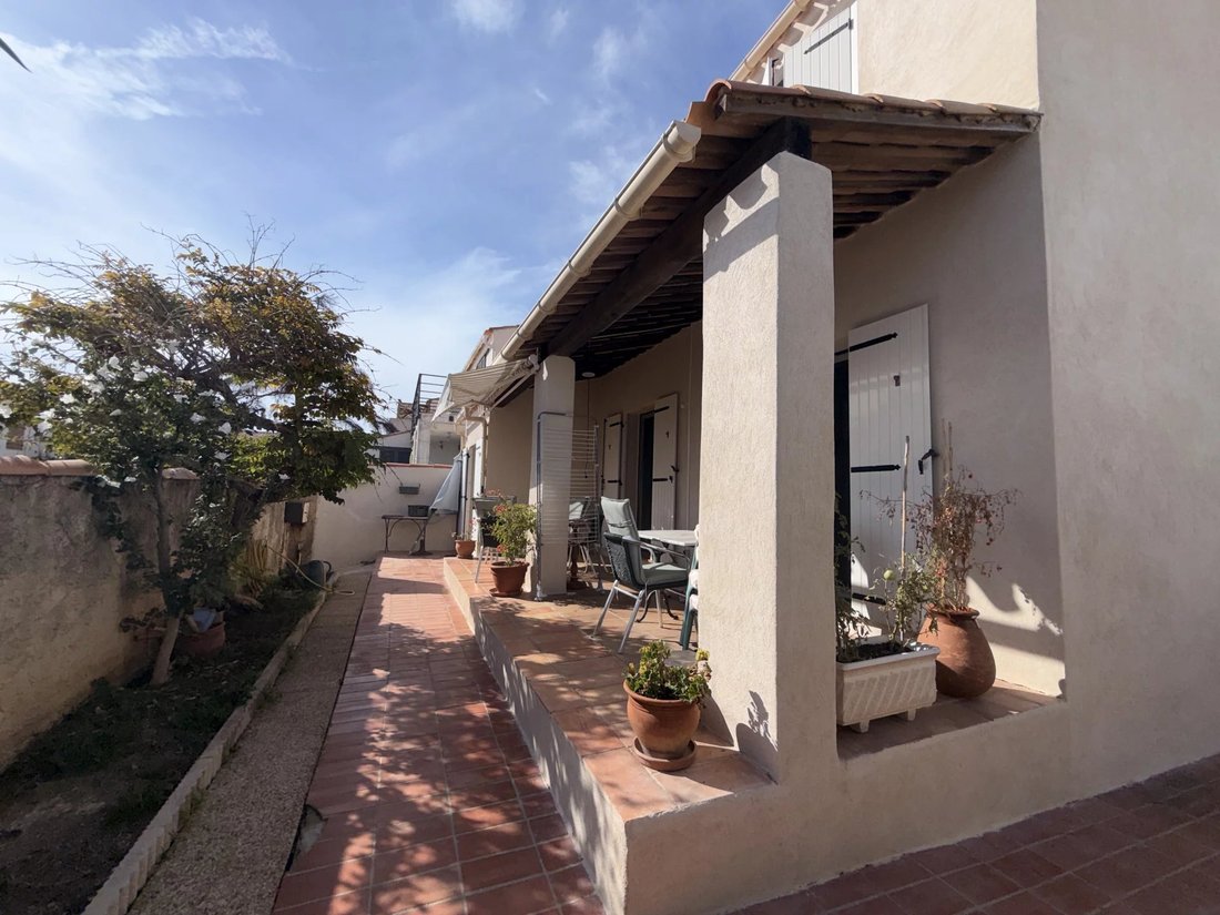 House in Le Village-L'Esperon, Sausset-les-Pins, France 2 - 18999066