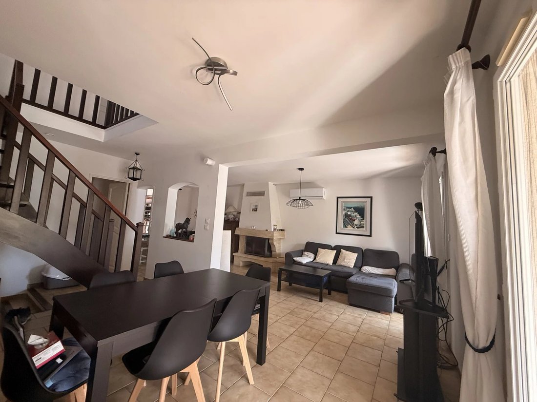 House in Le Village-L'Esperon, Sausset-les-Pins, France 1 - 18999066
