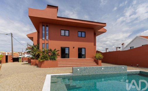 Townhouse in Charneca de Caparica e Sobreda, Setubal, Portugal 1