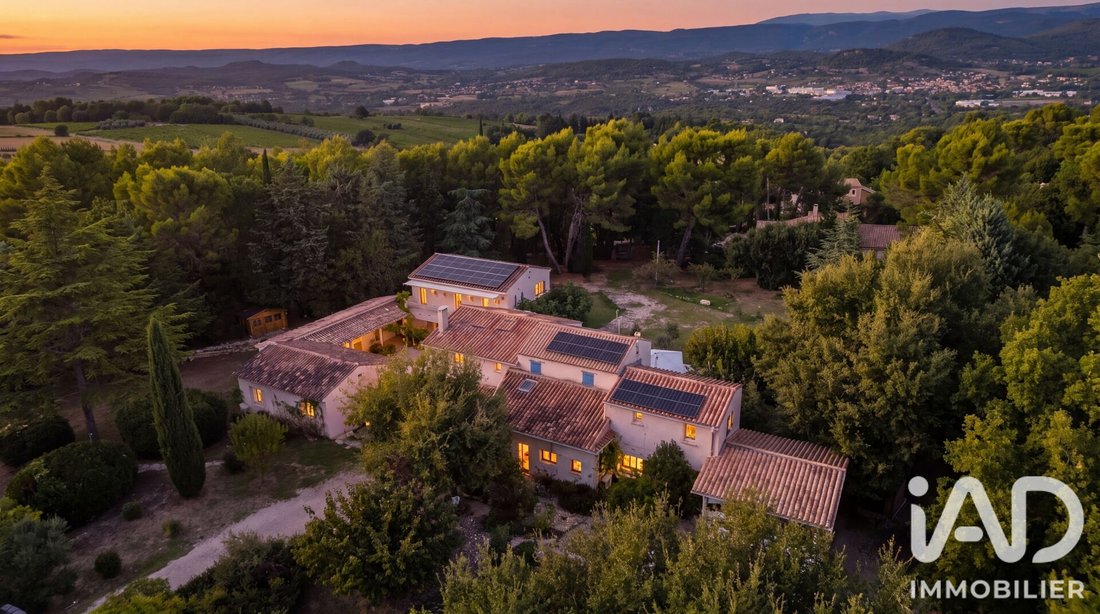 House in Apt, Provence-Alpes-Côte d'Azur, France 2 - 18999903