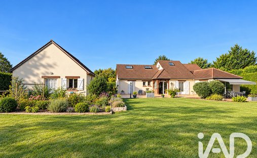 House in Chailles, Centre-Val de Loire, France 1
