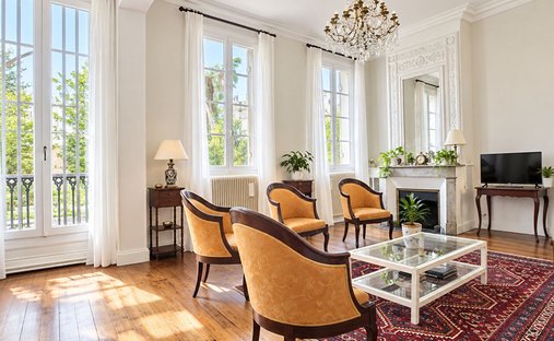 Villa à Hôtel de Ville-Quinconce-Saint Seurin-Fondaudège, Bordeaux, France 1
