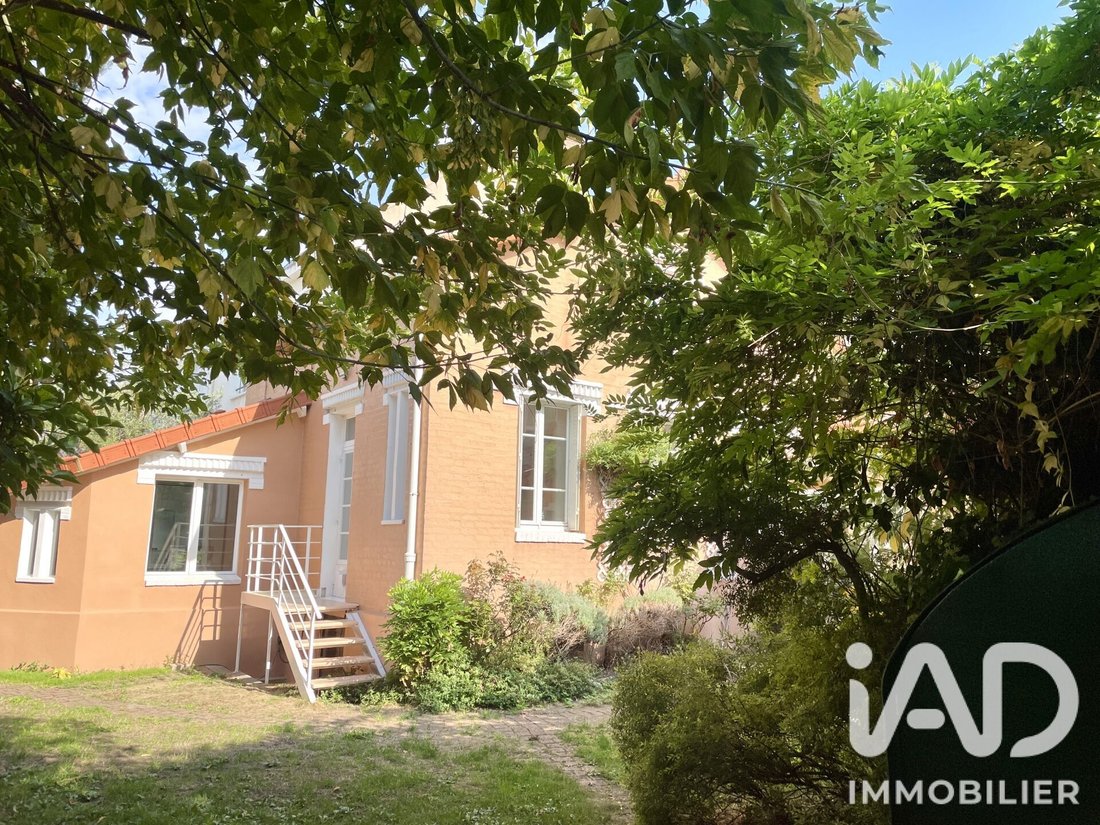 House in Centre-Voltaire, Asnières-sur-Seine, France 1 - 18999907