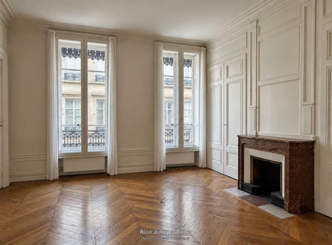 Apartment in Cordeliers-Célestins-Bourse, Lyon 2e Arrondissement, Lyon 3 - 18999027