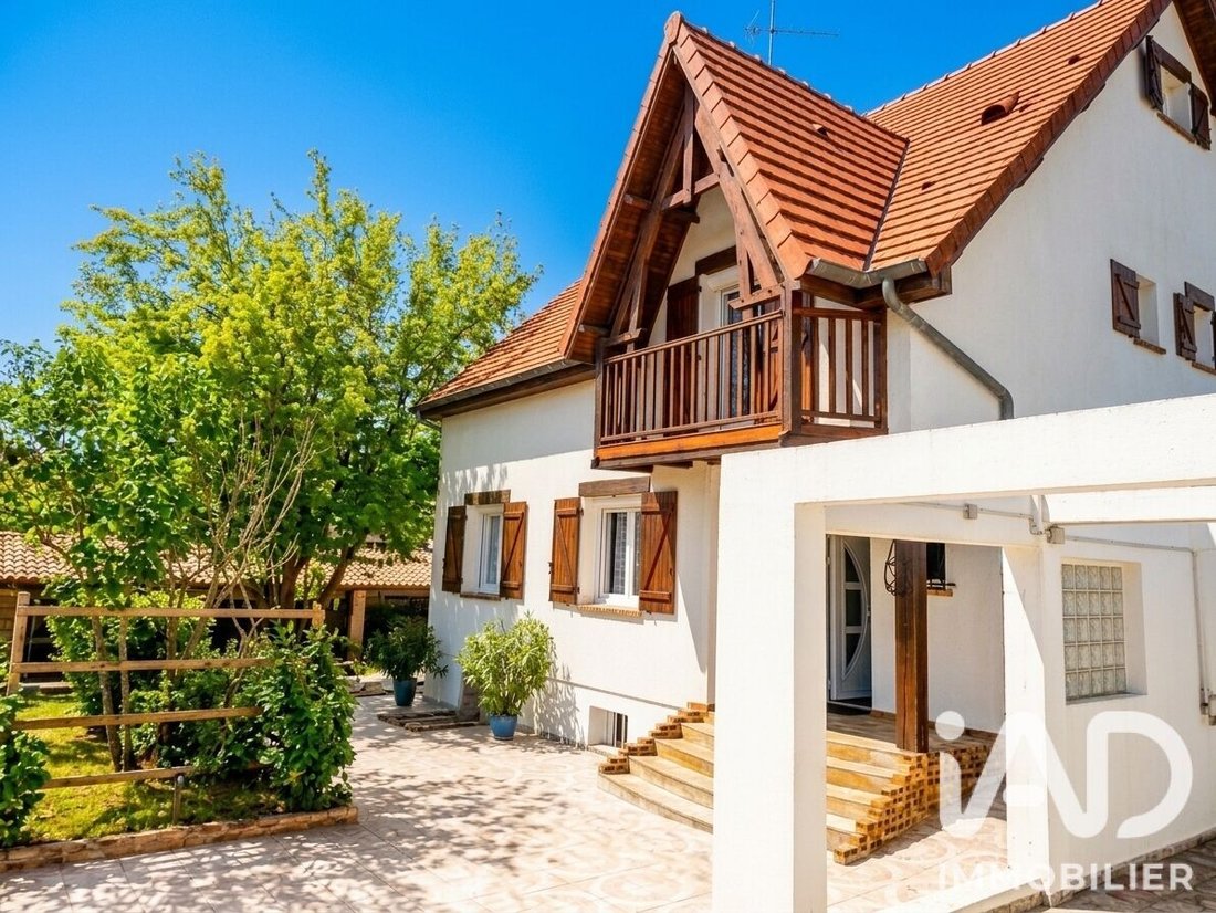 House in Chelles, Ile-de-France, France 2 - 18999905