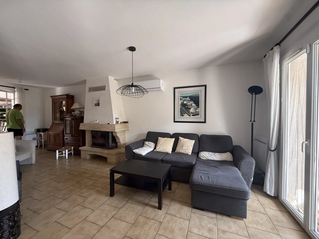 House in Le Village-L'Esperon, Sausset-les-Pins, France 4 - 18999066
