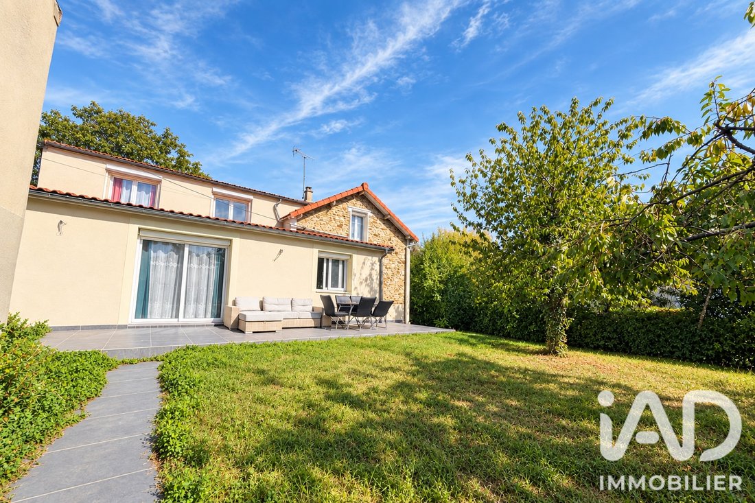 House in Haut Pays, Villeneuve-le-Roi, France 1 - 18999900
