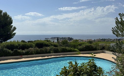 Apartment in Bandol, Provence-Alpes-Côte d'Azur, France 1