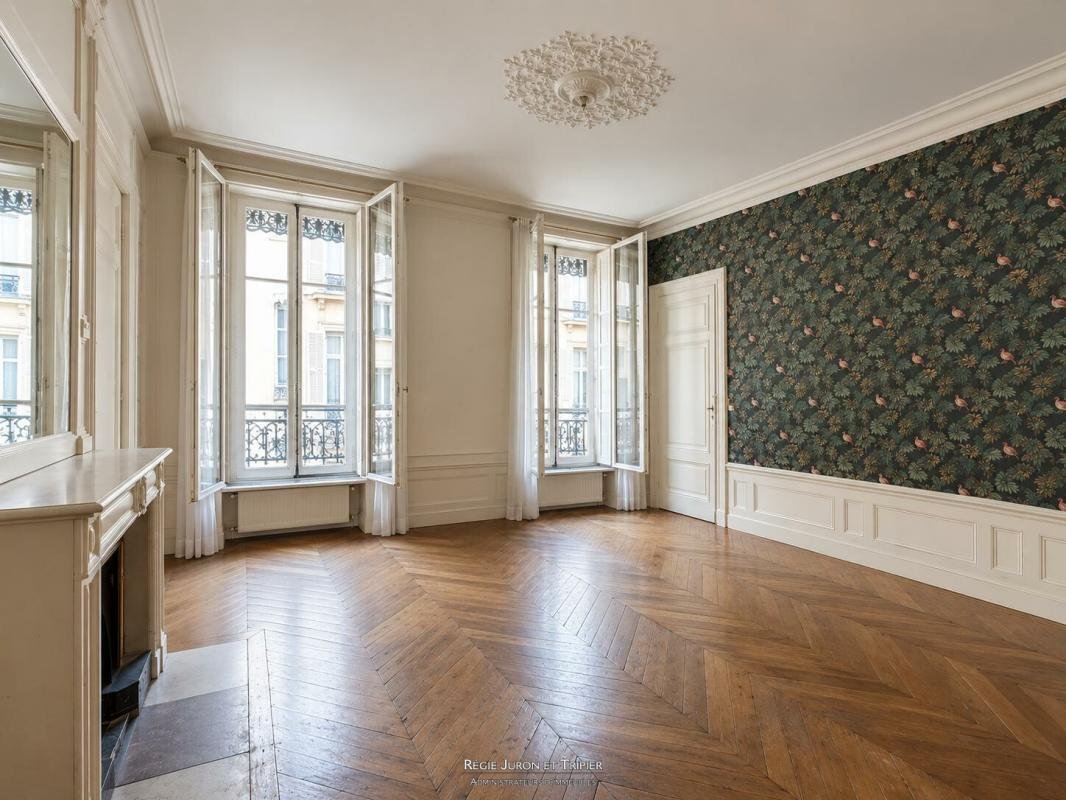 Apartment in Cordeliers-Célestins-Bourse, Lyon 2e Arrondissement, Lyon 2 - 18999027