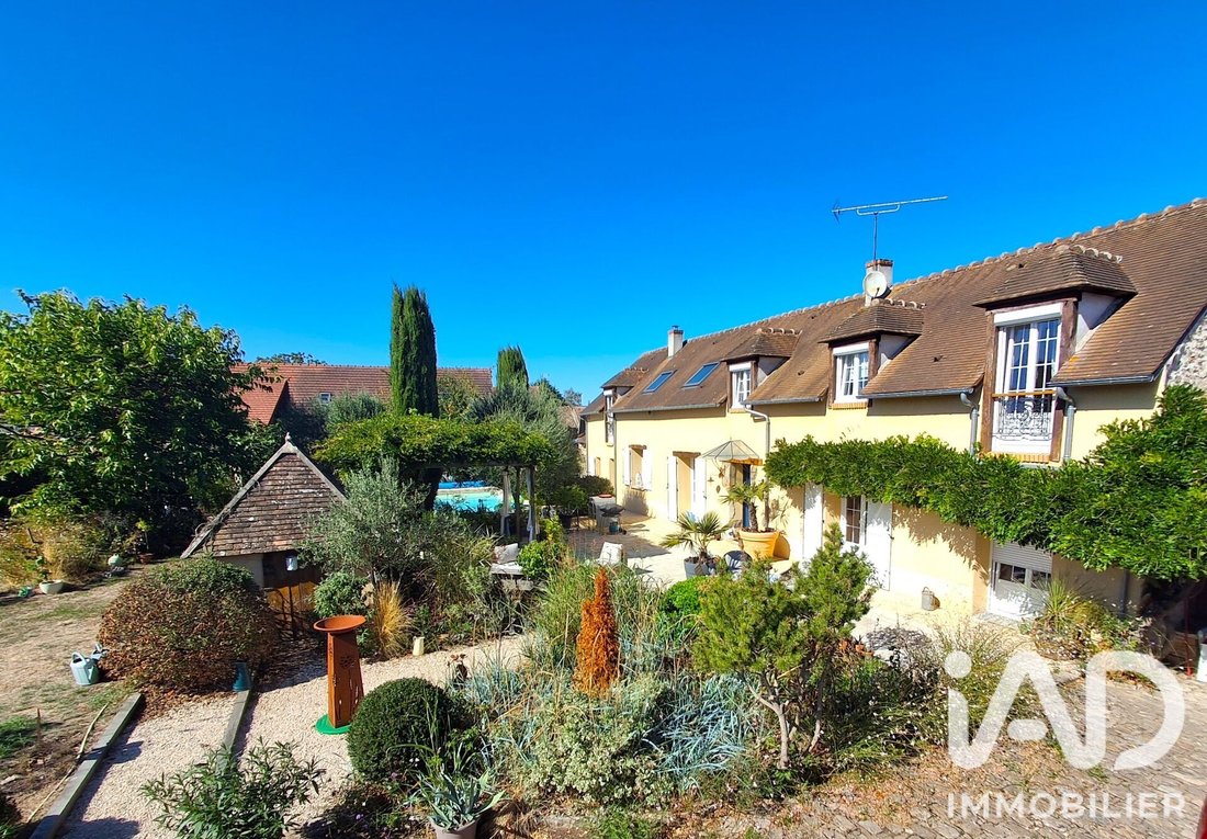 House in Tacoignieres, Ile-de-France, France 2 - 18999874