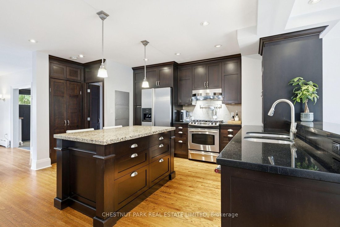 House in Toronto, Ontario, Canada 5 - 18999635