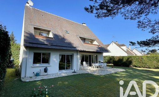 House in Clairieres, Verneuil-sur-Seine, France 1
