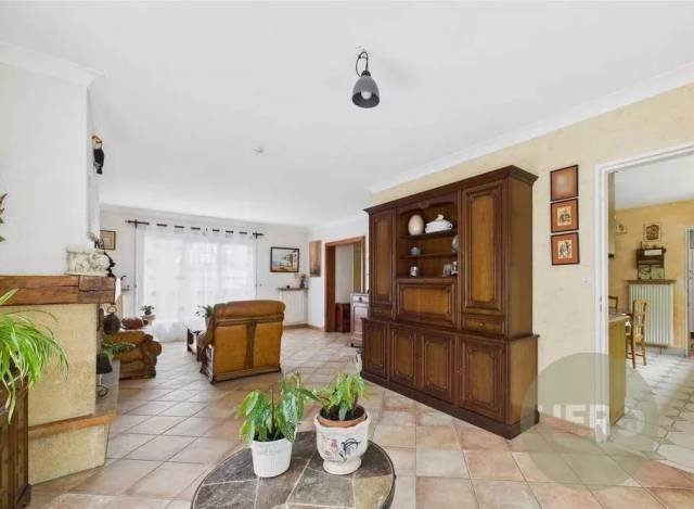 House in Le Village, Elancourt, France 1 - 16386702