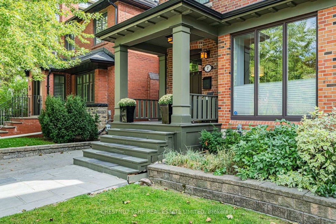 House in Toronto, Ontario, Canada 3 - 18999635