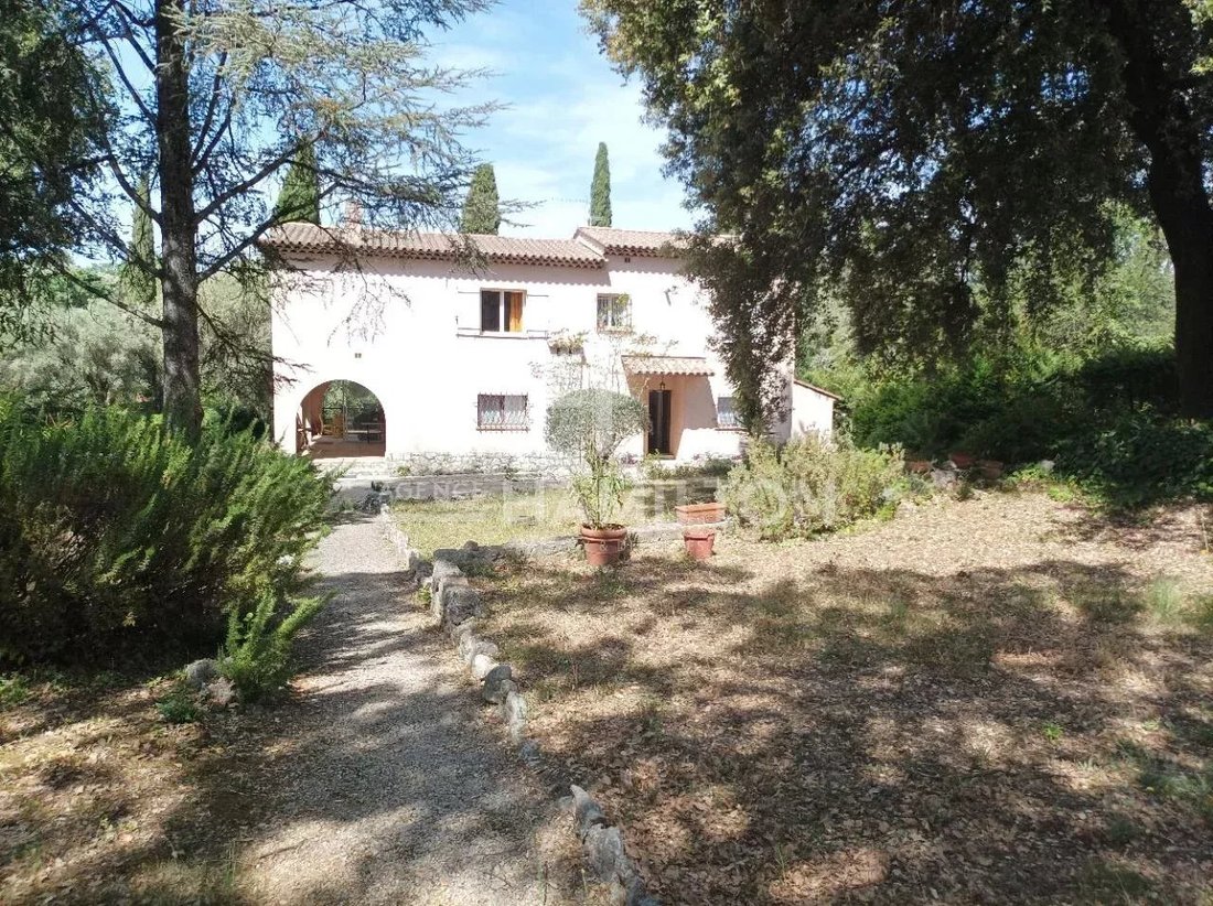 Villa in Le Rouret, Provence-Alpes-Côte d'Azur, France 2 - 17992365
