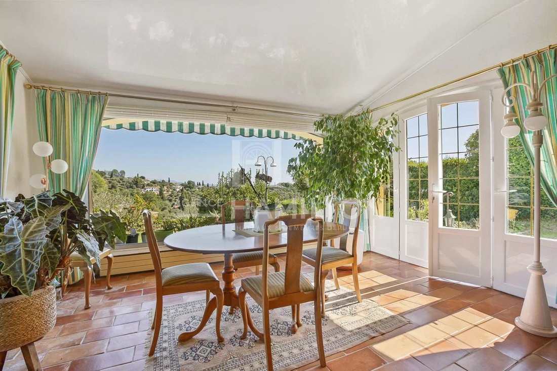 Villa in Le Rouret, Provence-Alpes-Côte d'Azur, France 4 - 18999516