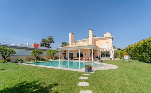 Villa in Corroios, Setubal, Portugal 1