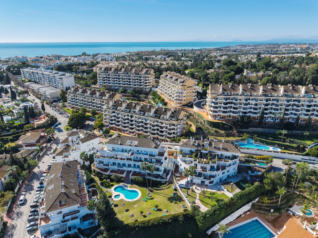 Penthouse in Nueva Andalucia, Marbella, Spain 1 - 18999384