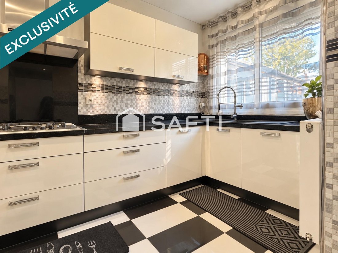 House in Bobigny, Ile-de-France, France 4 - 18999664