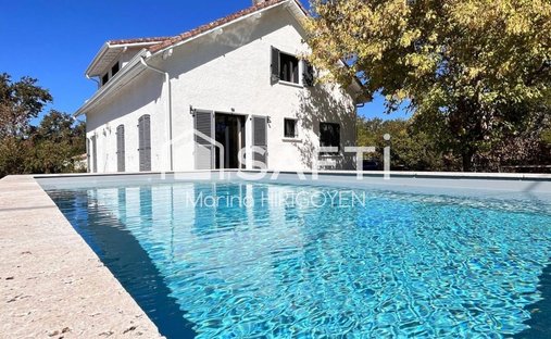 House in Saint-Morillon, Nouvelle-Aquitaine, France 1
