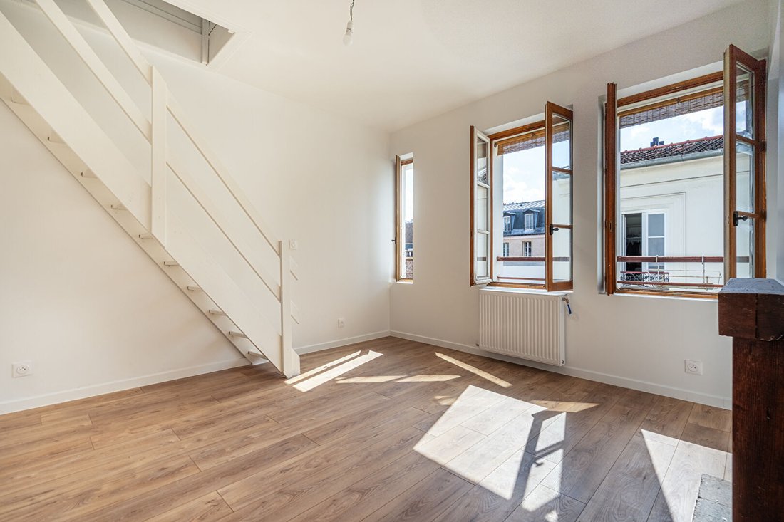 Apartment in Belleville-Saint Maur, Paris 11e Arrondissement, Paris 4 - 18999494