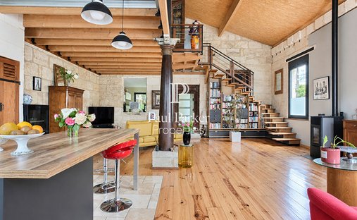 Villa in Le Bourg-Le Vieux Bourg, Lormont, France 1