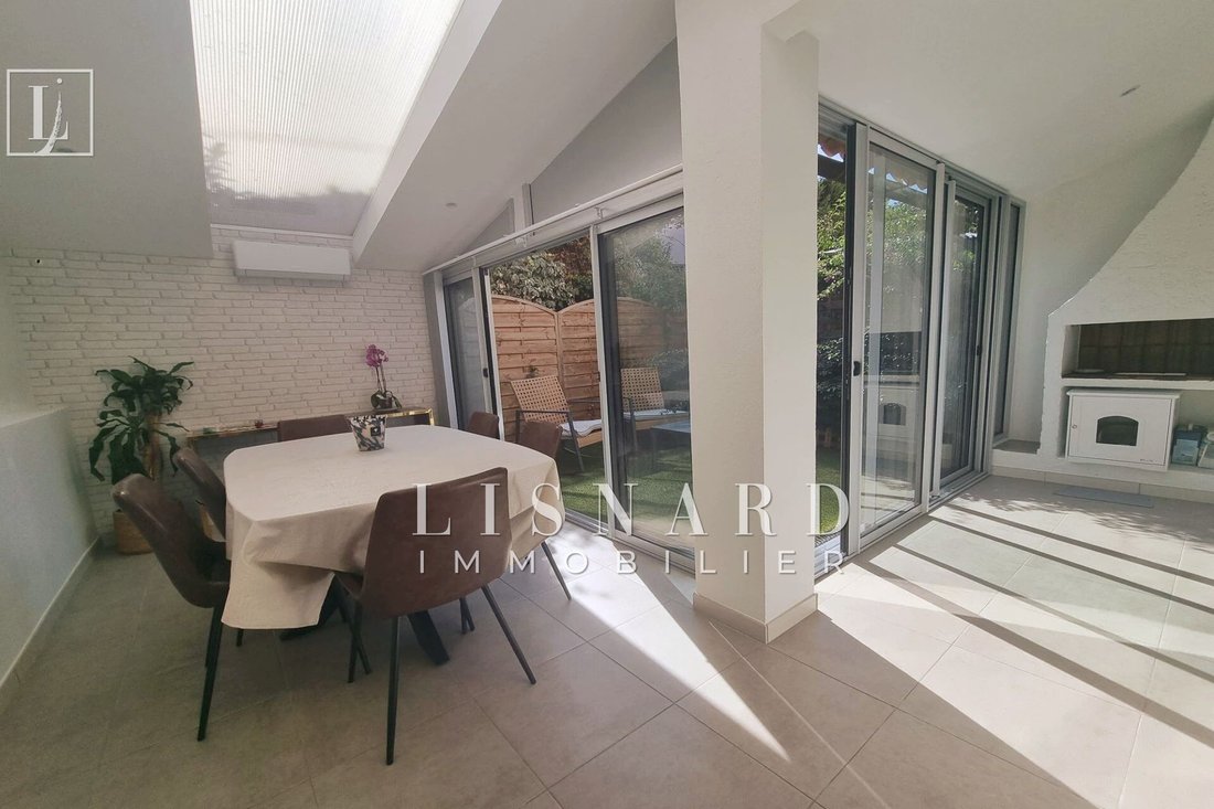 Villa in Centre, Vallauris, France 4 - 18999047