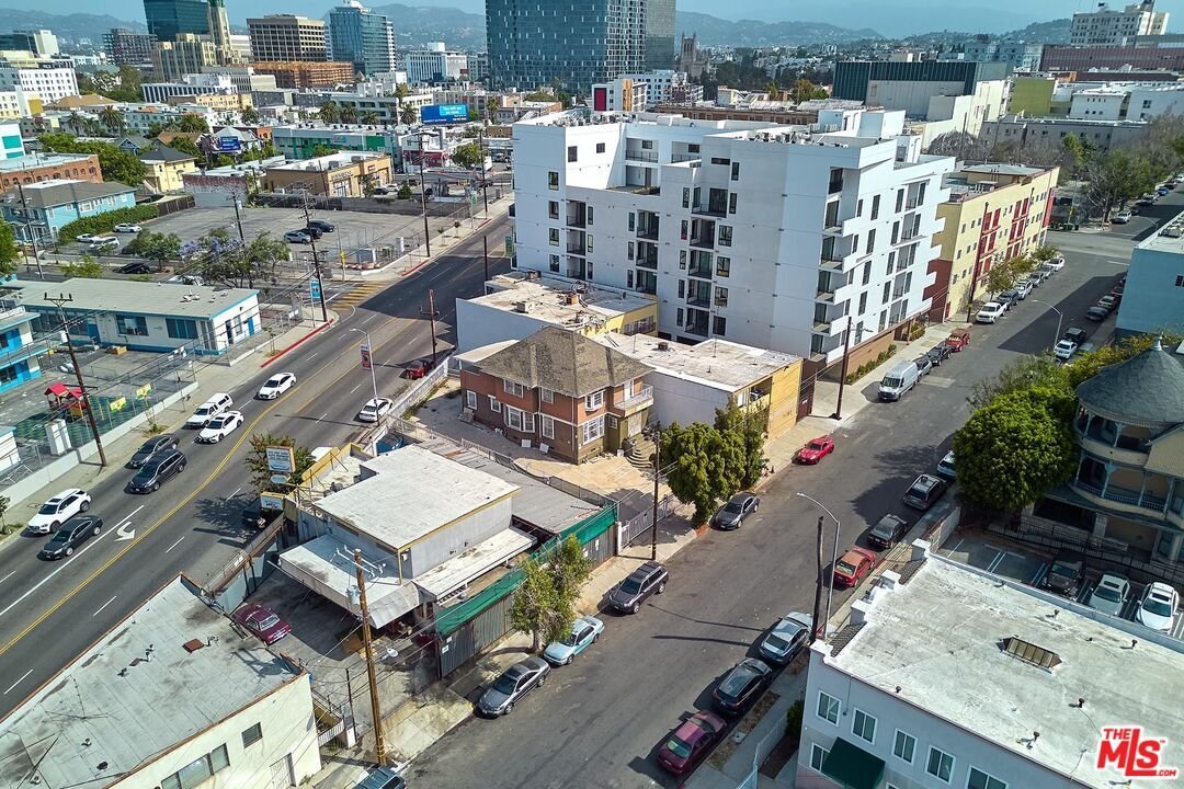 House in Los Angeles, California, United States 4 - 18999614