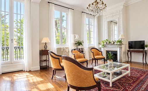 Villa in Hôtel de Ville-Quinconce-Saint Seurin-Fondaudège, Bordeaux, France 1