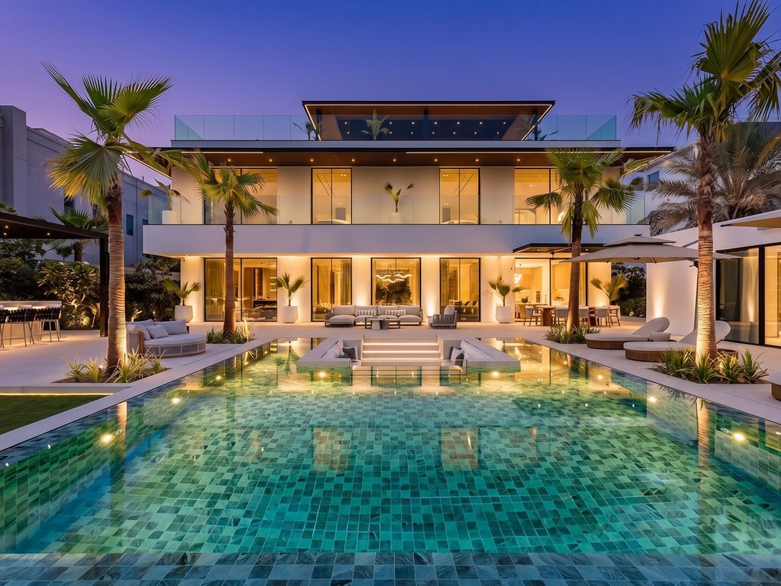 Villa in Emirates Hills, Dubai, United Arab Emirates 1 - 18999601