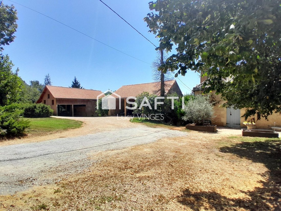 House in Besse, Nouvelle-Aquitaine, France 4 - 18999661