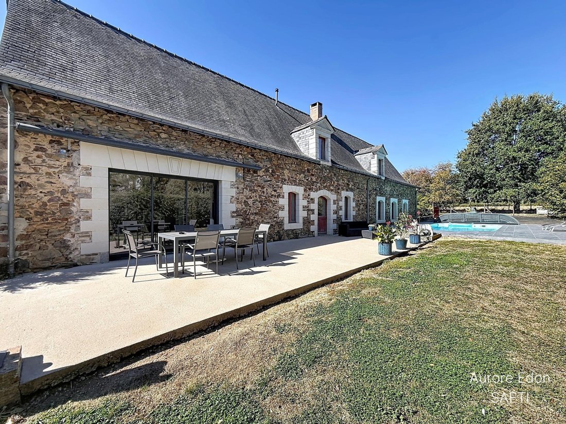 House in Segre, Segre-en-Anjou Bleu, France 1 - 18999676