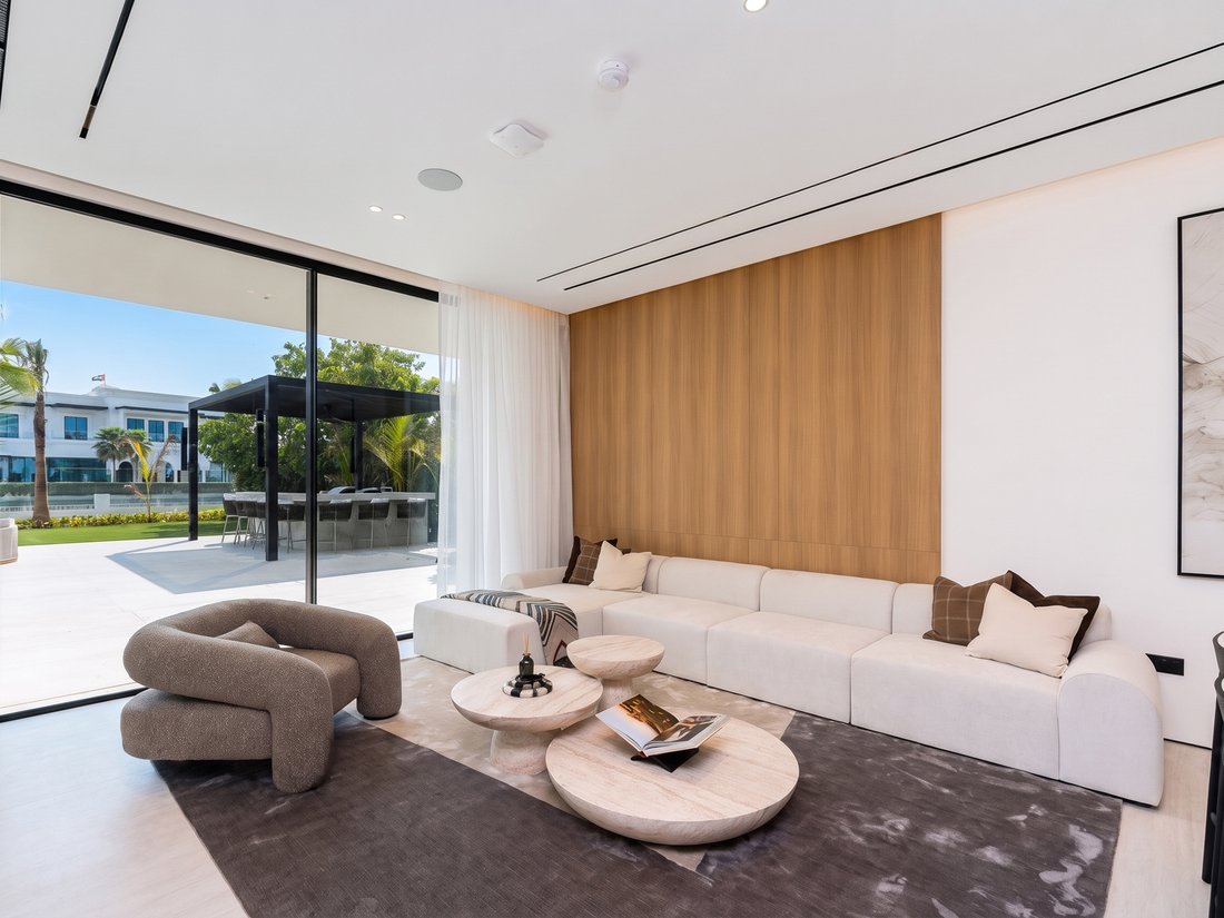 Villa in Emirates Hills, Dubai, United Arab Emirates 4 - 18999601