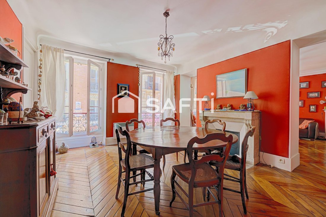 Apartment in Clignancourt-Jules Joffrin, Paris 18e Arrondissement, Paris 4 - 18999675