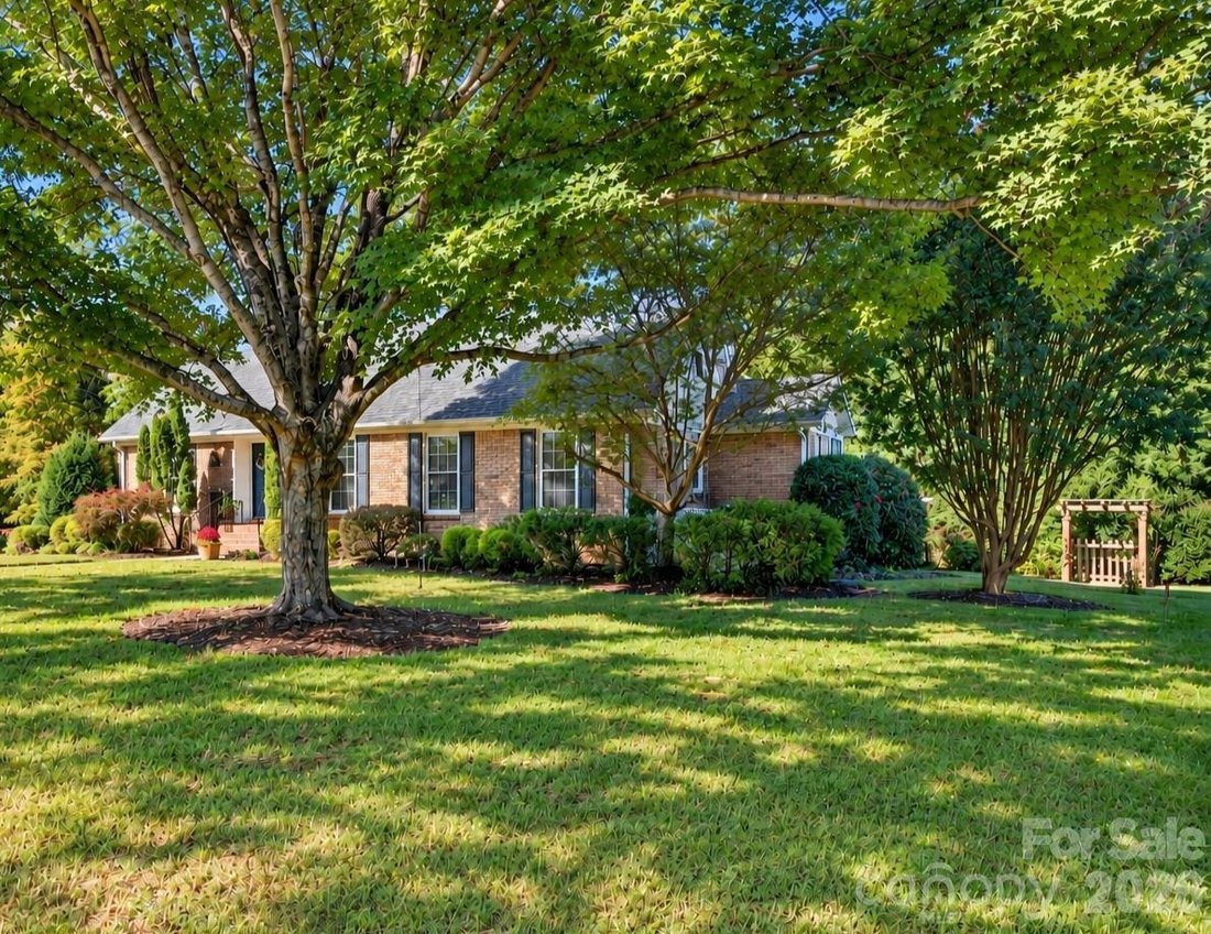 House in Cornelius, North Carolina, United States 2 - 18999595