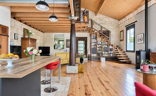 Villa in Le Bourg-Le Vieux Bourg, Lormont, France 1