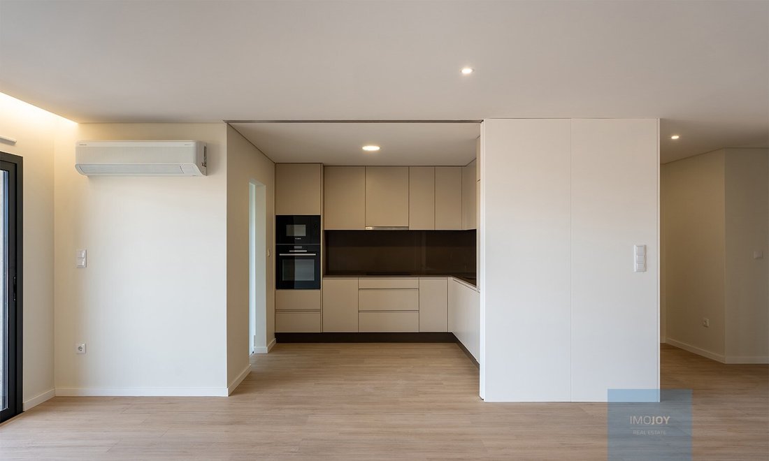 Apartment in Santa Marinha e Sao Pedro da Afurada, Porto District, Portugal 2 - 18999370