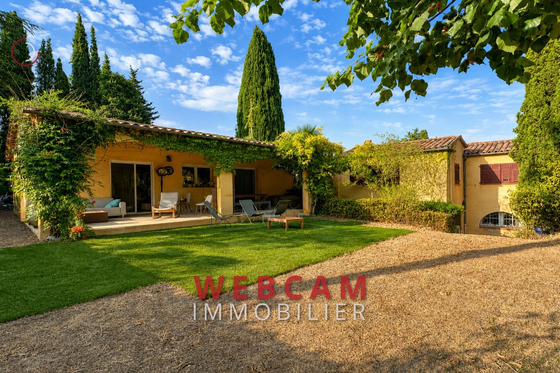 Villa in Grasse, Provence-Alpes-Côte d'Azur, France 1 - 18999052