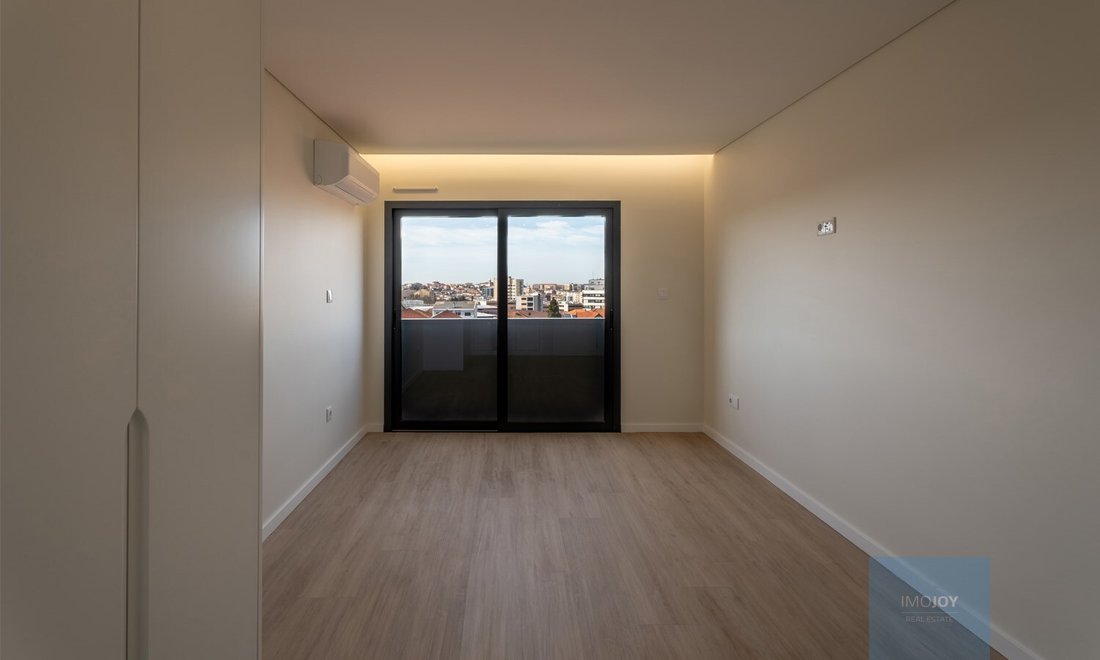 Apartment in Santa Marinha e Sao Pedro da Afurada, Porto District, Portugal 1 - 18999331