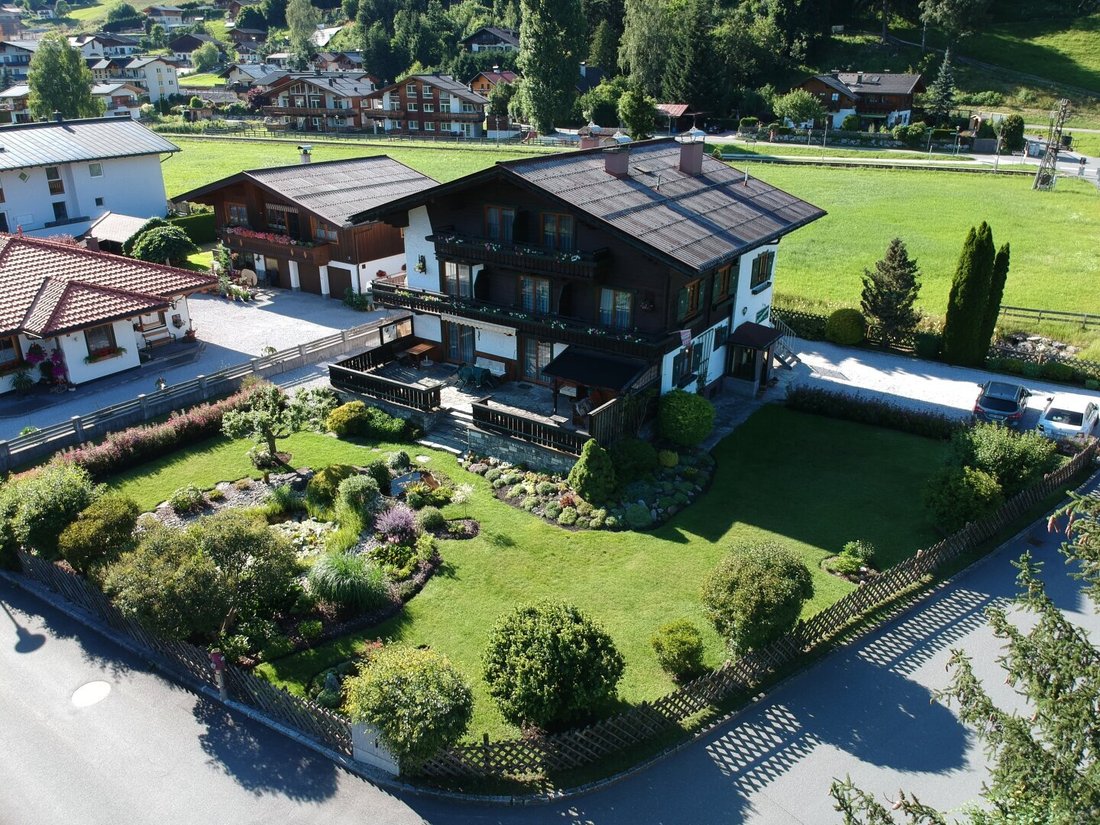 Zell am See, Salzburg, Austria 1 - 18999470