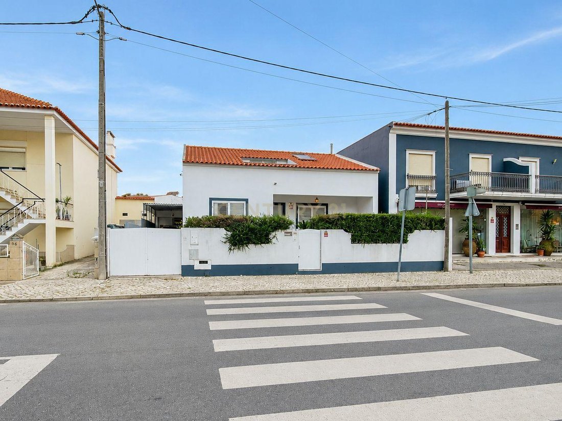 Villa in Azeitao (Sao Lourenco e Sao Simao), Setubal, Portugal 1 - 18999105