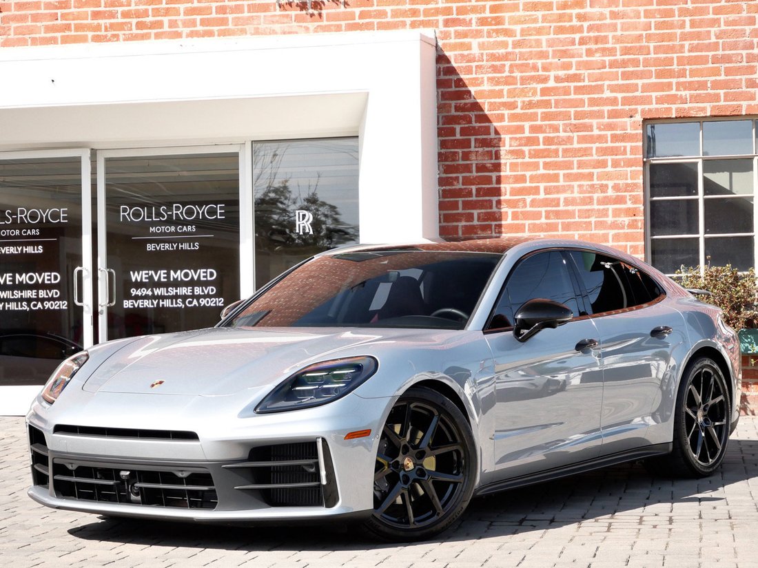 Coupe in Beverly Hills, CA, United States 3 - 18999225