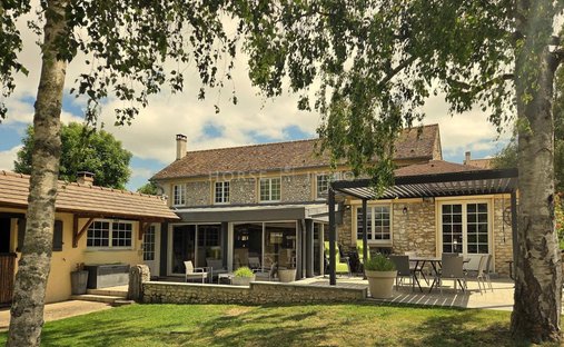 House in Villiers-le-Mahieu, Ile-de-France, France 1