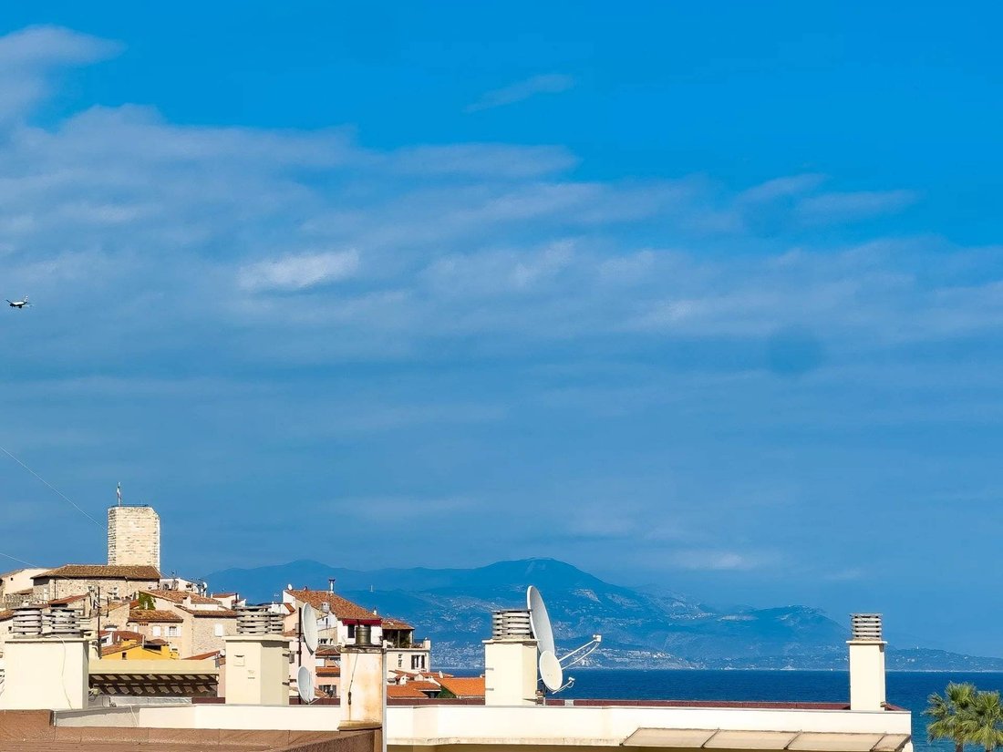Apartment in Place de Gaulle, Antibes, France 3 - 18991604