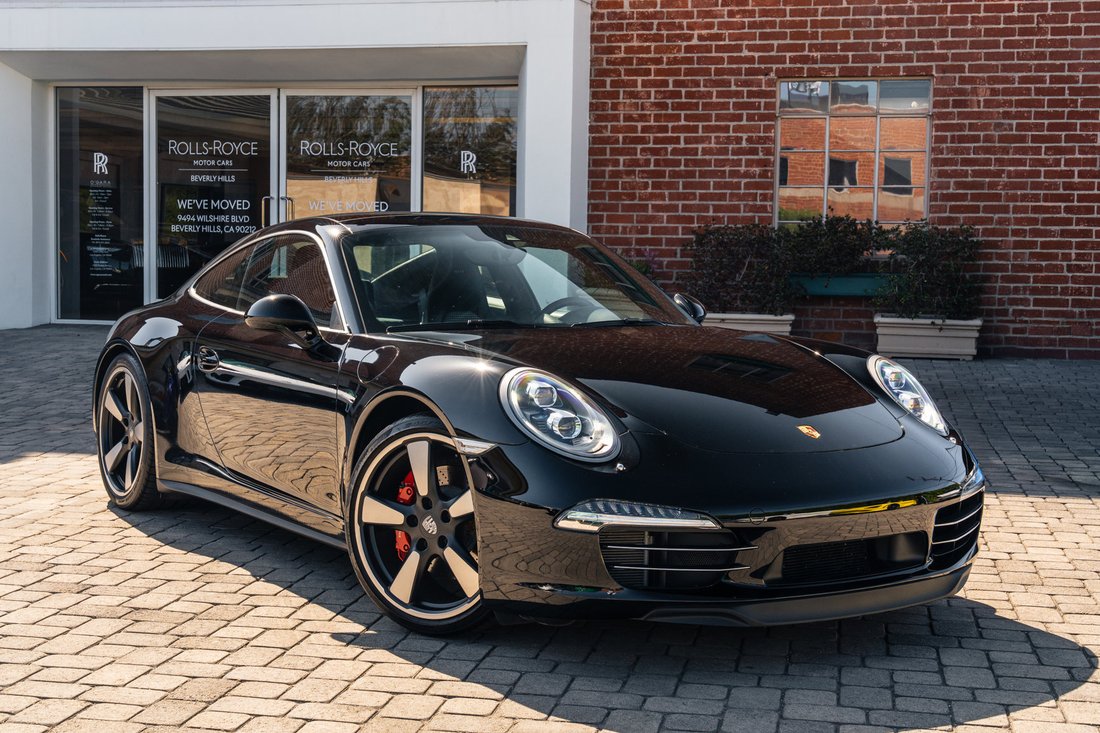 Coupe in Beverly Hills, CA, United States 1 - 18999214