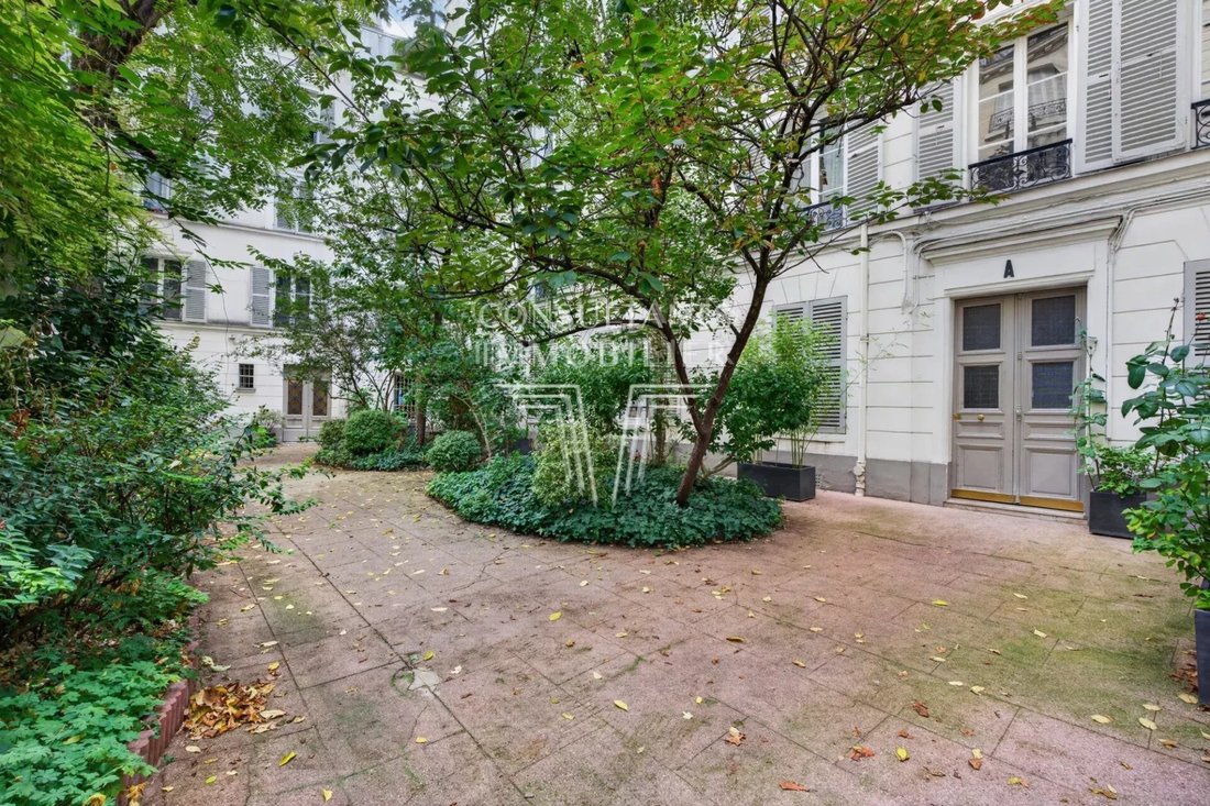 Apartment in Batignolles-Cardinet, Paris 17e Arrondissement, Paris 2 - 18999078